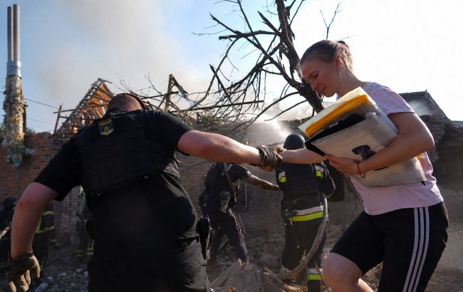Russia hits Zaporizhzhia with 7 aerial bombs in 90 mins: Strike on kindergarten reported