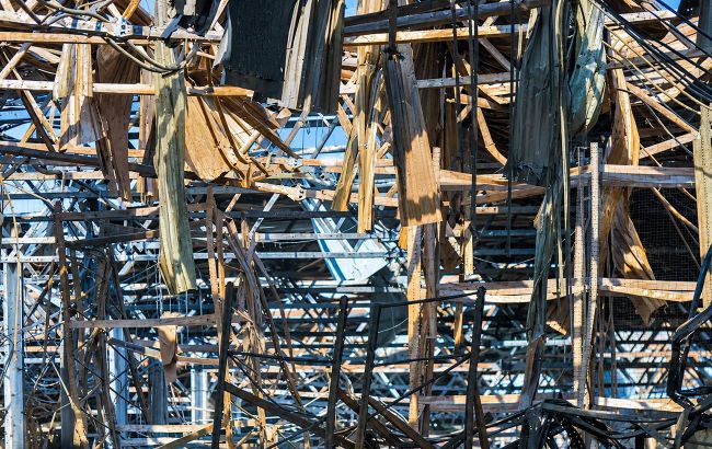 Russian strike destroys Ukrainian artist's installation about veterans' injuries and prosthetics