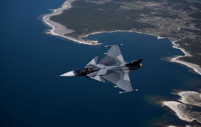 Ukraine expects deliveries of Swedish Gripen fighter jets - MoD