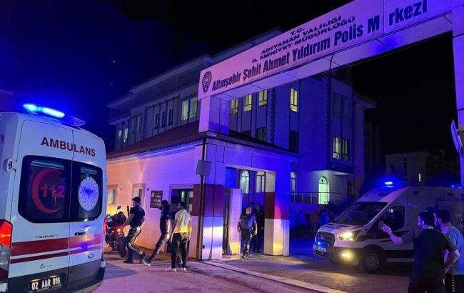 Policeman opened fire at police station in Turkiye, resulting in casualties and injuries