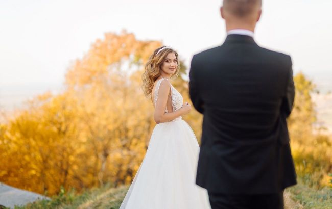 Engagements or weddings? Late October changes everything for 4 zodiac signs