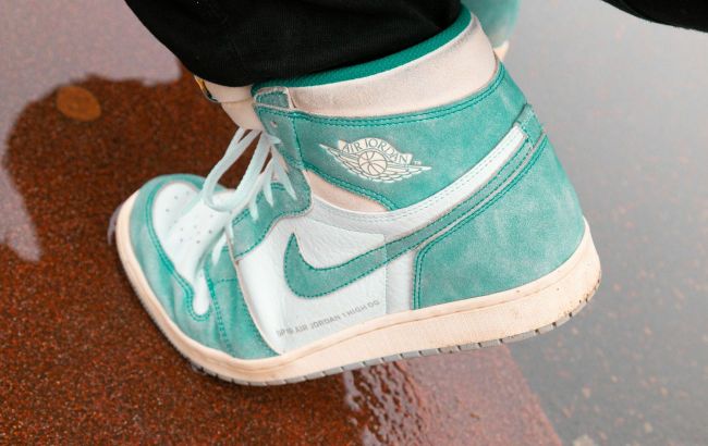 25 top women's sneakers for staying cozy and chic in winter