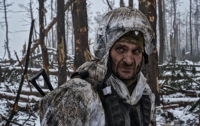 '30 hours at ground zero': Ukrainian photographer depicts real everyday life of military