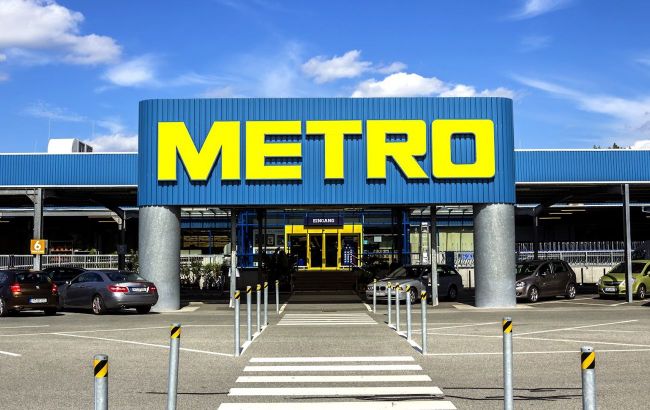 Mykolaiv hypermarket Metro damaged in Russian attack