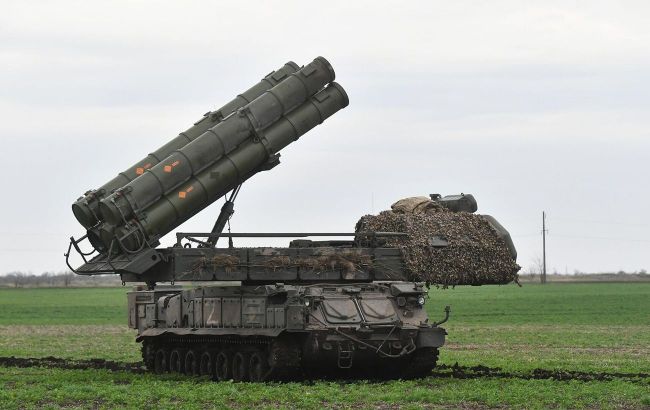 Ukrainian defenders hit Russian Buk-M3 and destroy Buk-M2 in Luhansk region