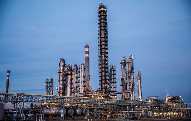 Explosions rock two European refineries linked to Russian oil in one day