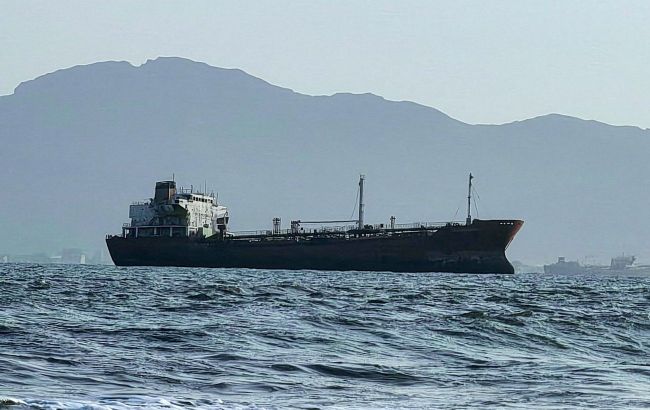Indian cargo vessel sinks off Yemen after being hit by projectile