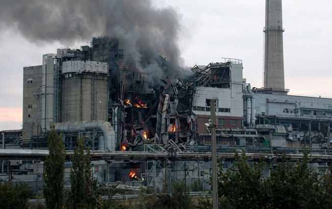 Russia bombs Ukraine's Kherson heat and power plant, causing severe damage
