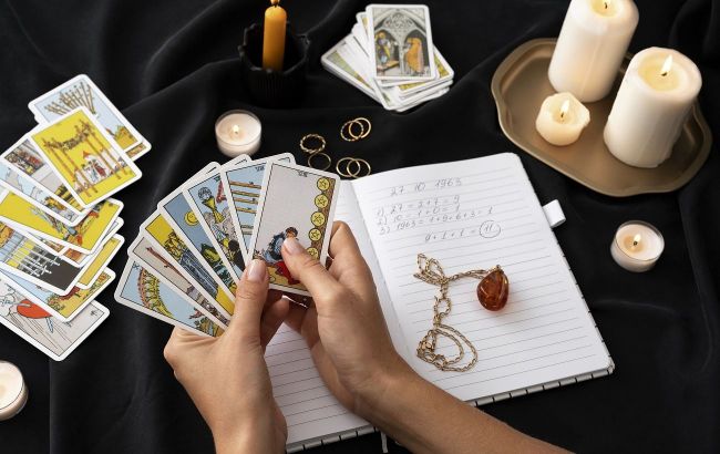 August 8 tarot horoscope: Who can expect major changes and new opportunities