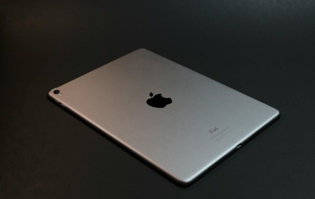 Apple's largest ever: Renders of iPad with new camera design unveiled