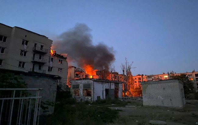 Russians shell multi-story building in Pokrovsk, Donetsk region: casualties reported