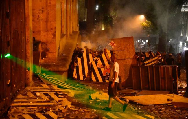 Protests in Georgia - Country's parliament declared red level of danger