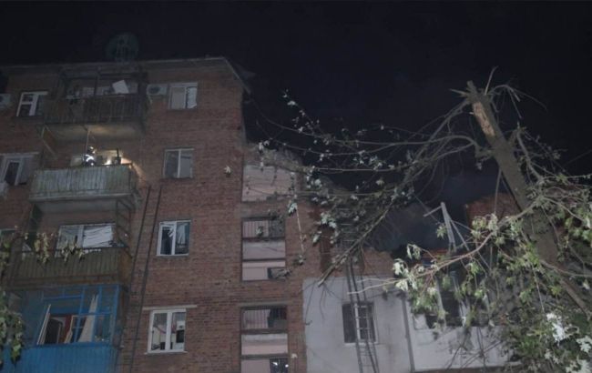 Kharkiv after S-300 shelling - Building destroyed, casualties and dozens wounded reported
