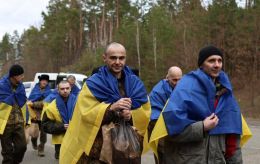 Ukraine brings back 197 defenders from Russian captivity