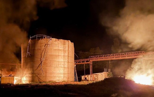Russian forces strike bioethanol plant in Sumy region (photos)