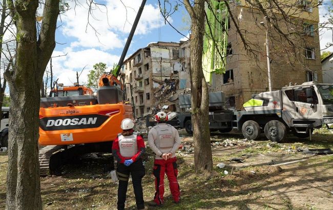 Russian strike on Kyiv: People may still be trapped under rubble