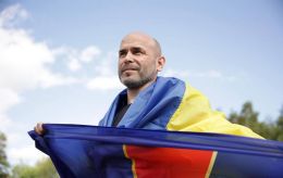 From captivity to freedom: Inside the latest prisoner exchange (video)