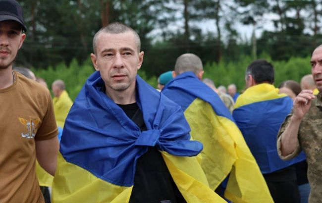 Ukrainian intel reveals key role of civilians freed from Russian captivity