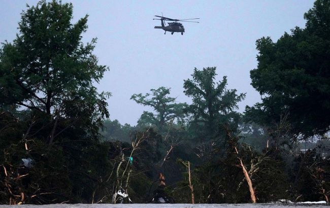 Over 100 dead in Texas floods, search continues