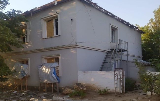 Russian strike hits medical facility near Kherson - First photos revealed