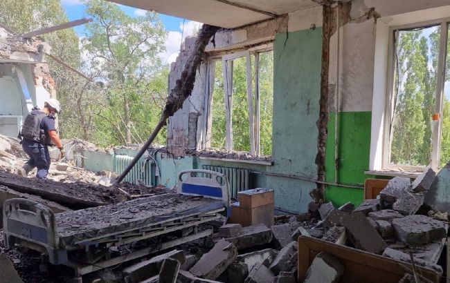 Russian troops drop glide bomb on medical facility in Kharkiv: Photos appeared