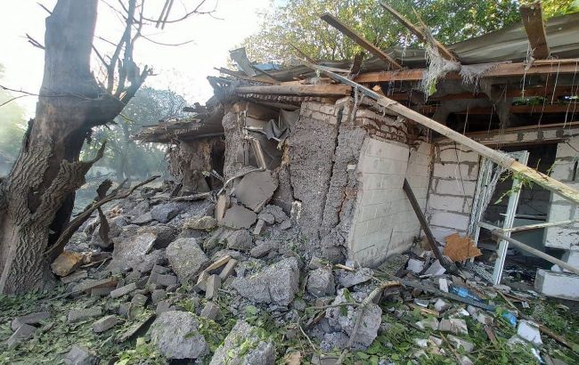 Russia strikes Ukraine's Dnipropetrovsk region: Children trapped under rubble