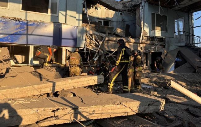 Casualties rise: New details of Russian strike on Zaporizhzhia train station emerge