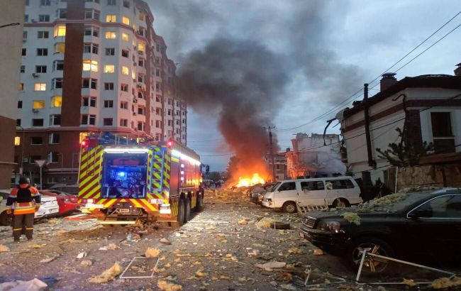 Lvivskyi residential complex near Kyiv destroyed in strike, footage released
