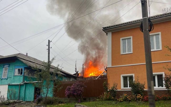 Russia destroys post office and residential buildings in Ukraine's Chernihiv region