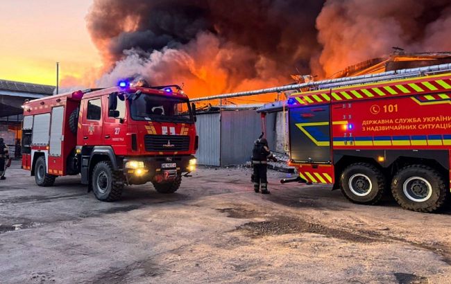 Russia strikes Ukraine's Dnipro with missiles, leaving one killed and several injured