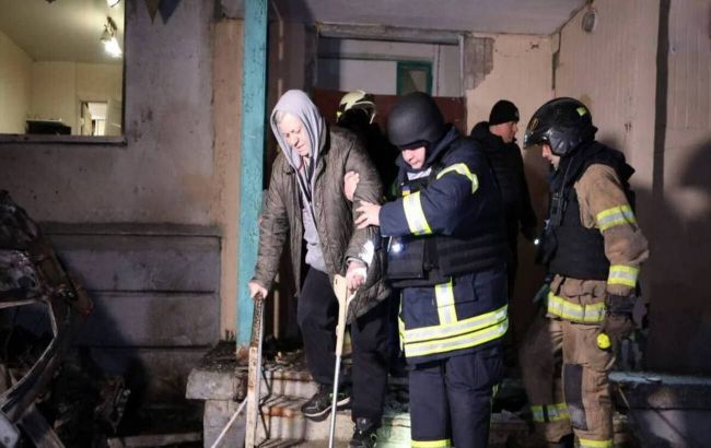 Kharkiv hit hard: Supermarket ruined, cars on fire, mass evacuations underway