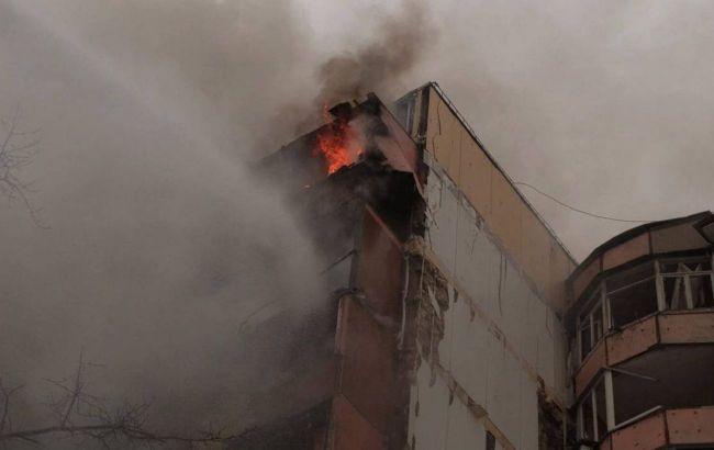 Dead and dozens injured in Kyiv after Russian strike