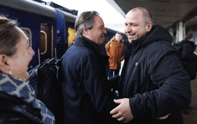 European and NATO security advisers arrive in Kyiv