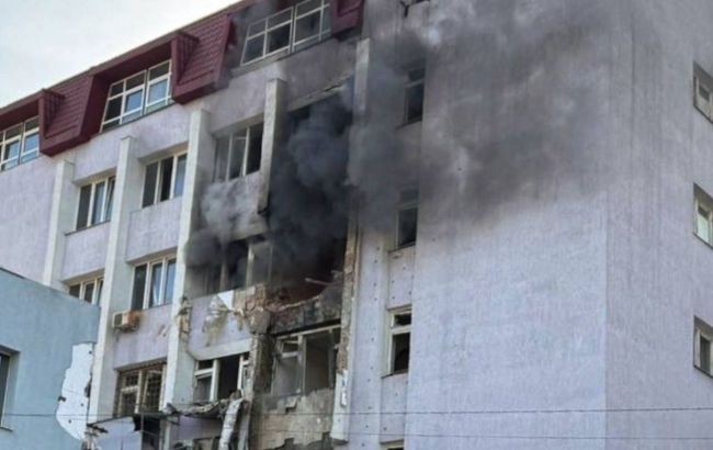 Russia massively strikes Ukraine's Sumy region: 6 people injured, destruction reported