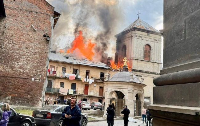 Russian drone strike in central Lviv: Residential building on fire, UNESCO heritage site damaged