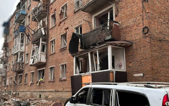 Russia drops aerial bombs on dormitory in Sumy region: Civilians wounded, including child