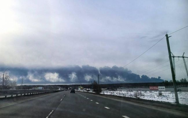 Ukrainian Security Service hits key Russian oil station, massive fire erupts (photos)