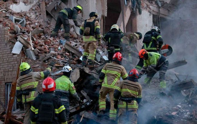 Overnight strikes hit Kharkiv, Dnipro and Kyiv region: Key details so far