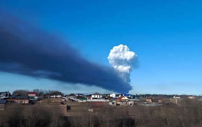 New explosion in Russia's Perm triggers toxic leak, white mushroom cloud rises overhead