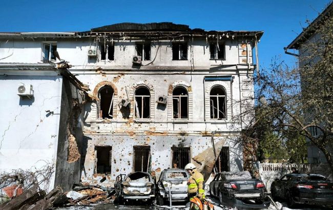 Russia strikes Ukraine's Chernihiv downtown: Casualties and damage reported