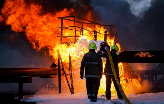 Russia carries out mass attack on Ukraine's oil and gas company facilities