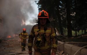 Russian massive strike on Ukraine leaves 100+ wounded, kills on-duty rescue worker