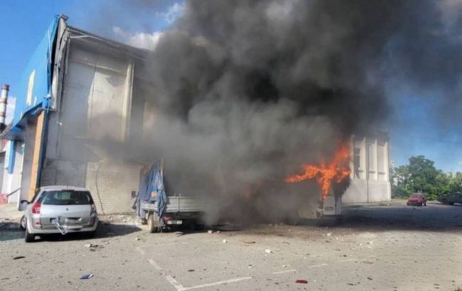 Russia strikes Ukraine's Zaporizhzhia: Damage to logistics operator facility reported
