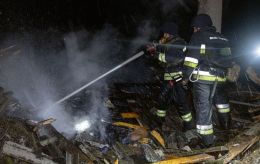 Ukraine's Kryvyi Rih hit by fires and destruction after Russian strike