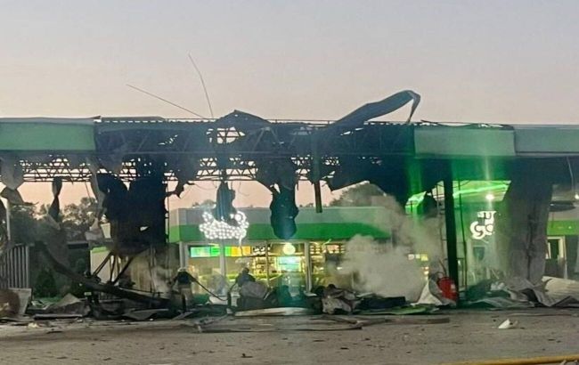 Russia strikes 5 gas stations in Ukraine's Dnipropetrovsk region: Fires and casualties reported