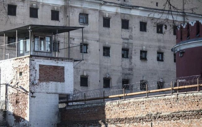 Kremlin seeks to lower recruitment bar for prisoners willing to fight in Ukraine