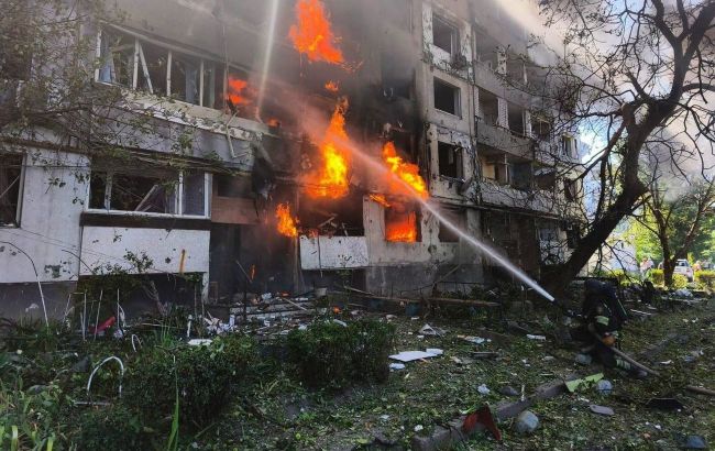 Russia hits Pavlohrad with guided bomb for first time, killing two