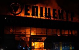 Russian attack destroys shopping mall in Zaporizhzhia and knocks out power