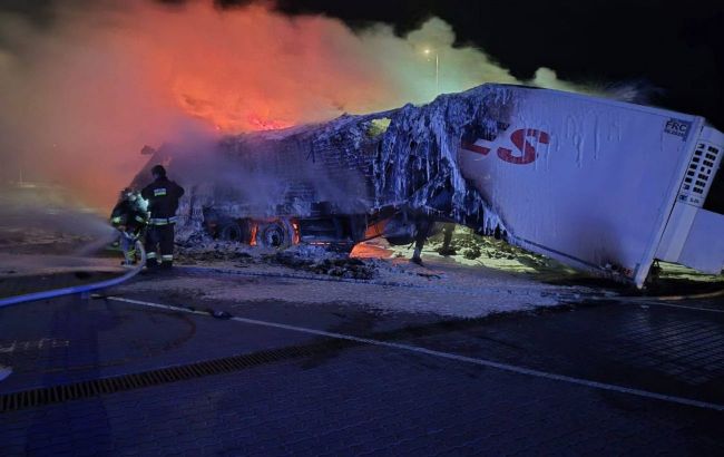 Russian attack on Ukraine's Odesa region cuts power to 13,000 homes, food trucks burn