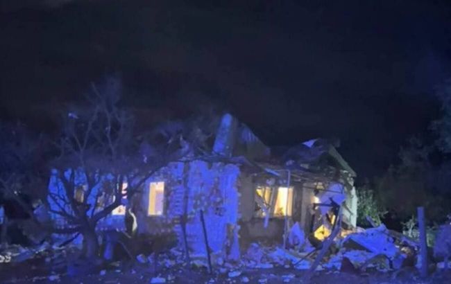 Russia bombs Kharkiv region, destroying residential buildings and injuring a baby